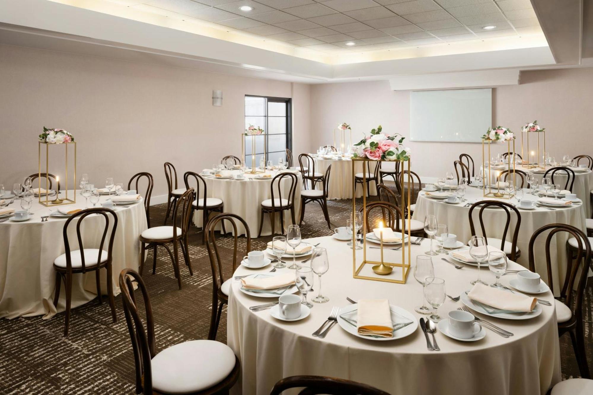 Courtyard By Marriott Los Angeles Pasadena Old Town Buitenkant foto